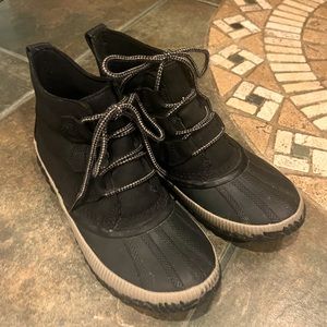 Sorel Out N About boots size 7.5